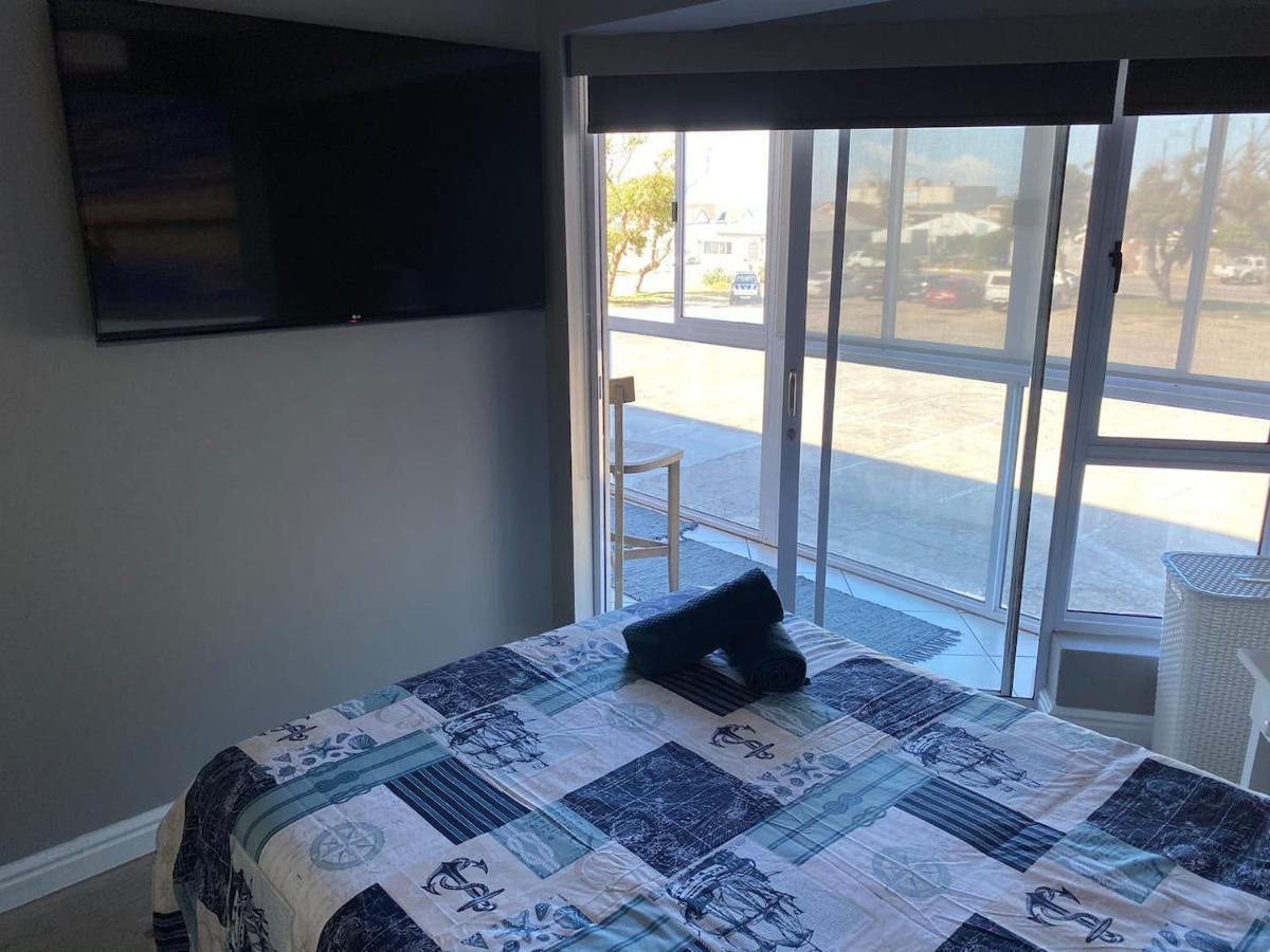 Modern Apartment Walking Distance To Main Beach Restaurants And Other Amenities خليج جيفري المظهر الخارجي الصورة