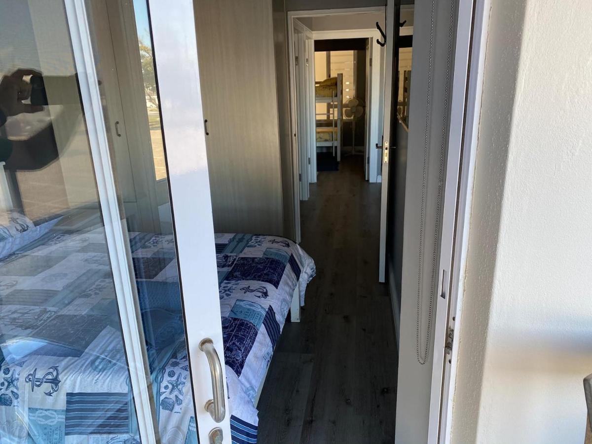 Modern Apartment Walking Distance To Main Beach Restaurants And Other Amenities خليج جيفري المظهر الخارجي الصورة