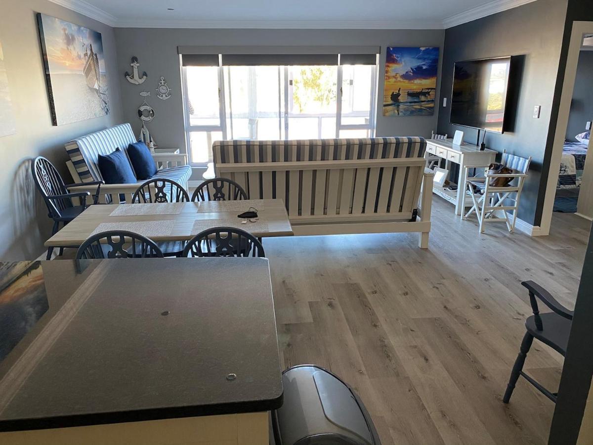 Modern Apartment Walking Distance To Main Beach Restaurants And Other Amenities خليج جيفري المظهر الخارجي الصورة