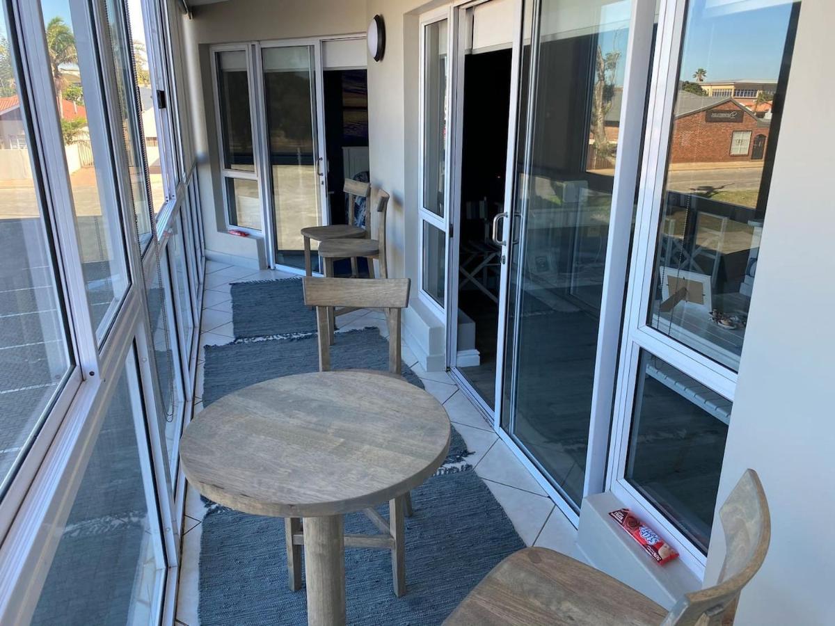 Modern Apartment Walking Distance To Main Beach Restaurants And Other Amenities خليج جيفري المظهر الخارجي الصورة
