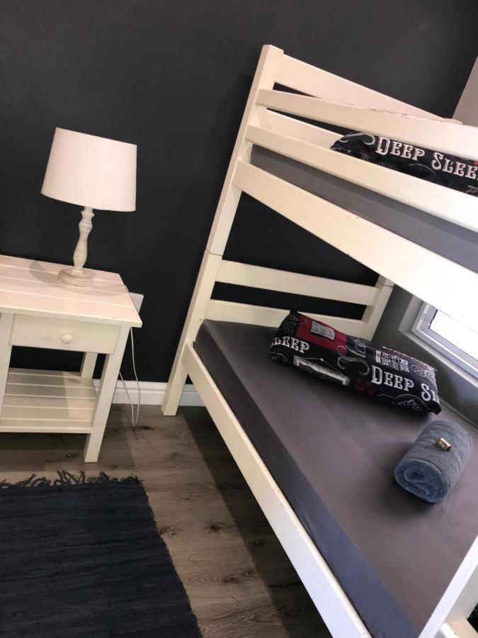 Modern Apartment Walking Distance To Main Beach Restaurants And Other Amenities خليج جيفري المظهر الخارجي الصورة